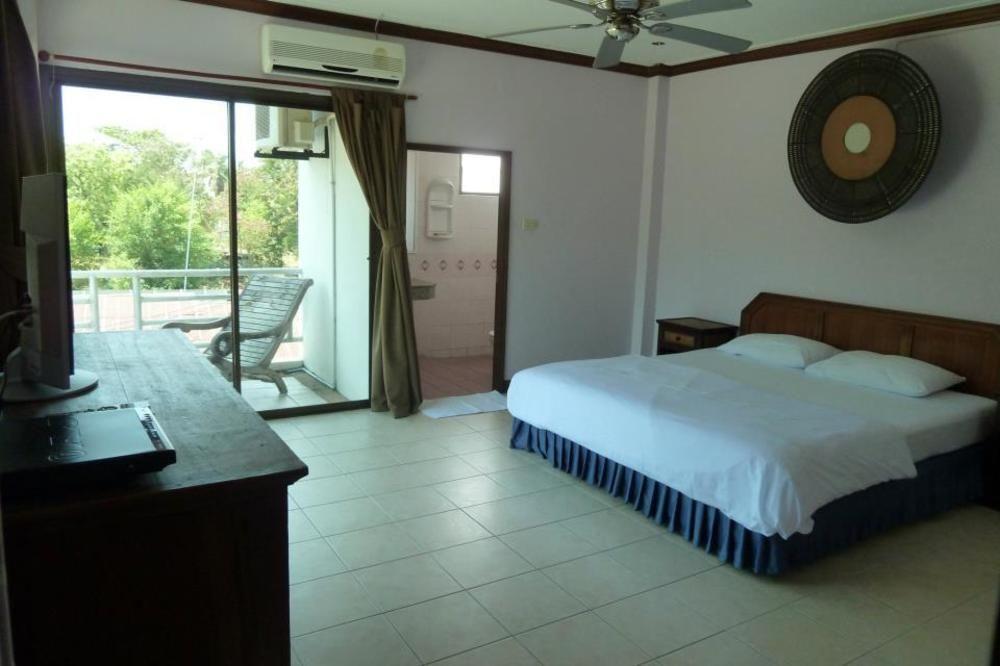 Supergreen Hotel Chalong Bagian luar foto