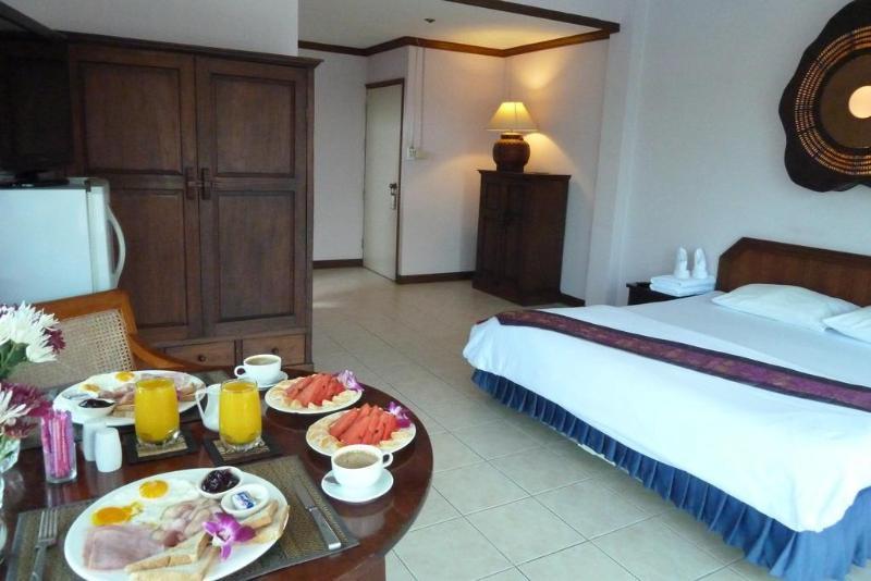 Supergreen Hotel Chalong Bagian luar foto
