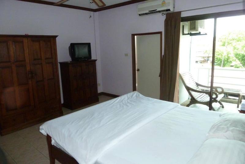 Supergreen Hotel Chalong Bagian luar foto