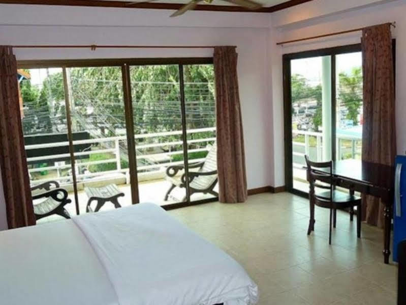 Supergreen Hotel Chalong Bagian luar foto