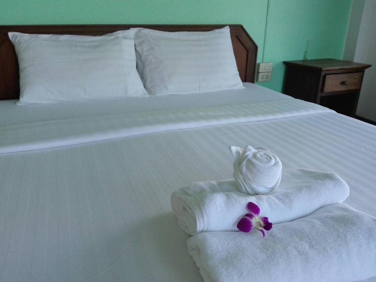 Supergreen Hotel Chalong Bagian luar foto